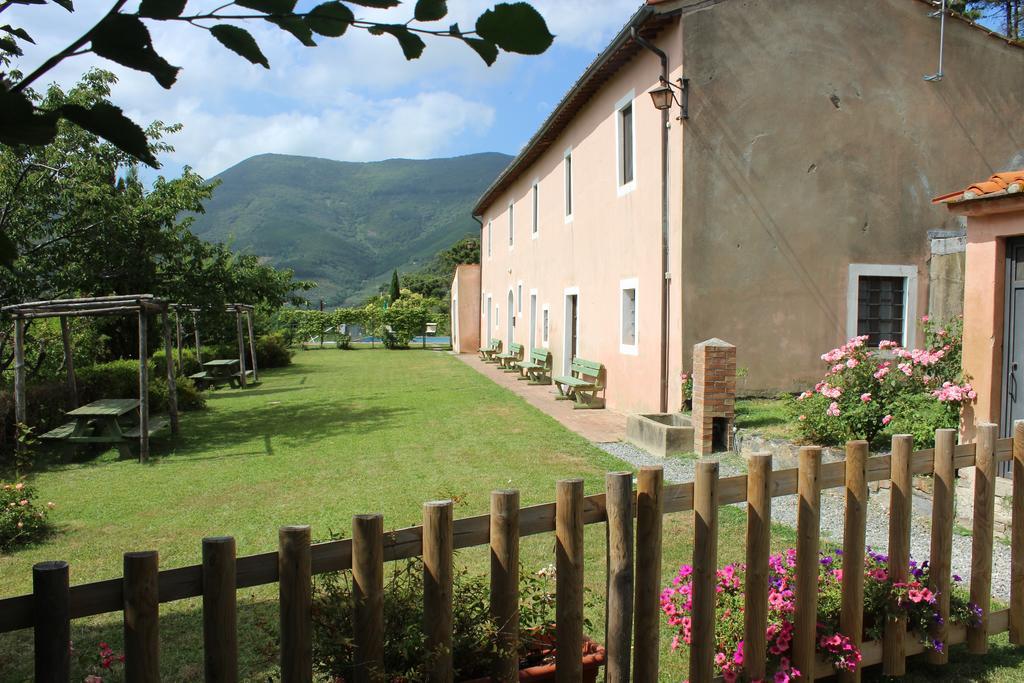 Agrituristica Del Lungomonte Pisano Hotel Calci Esterno foto